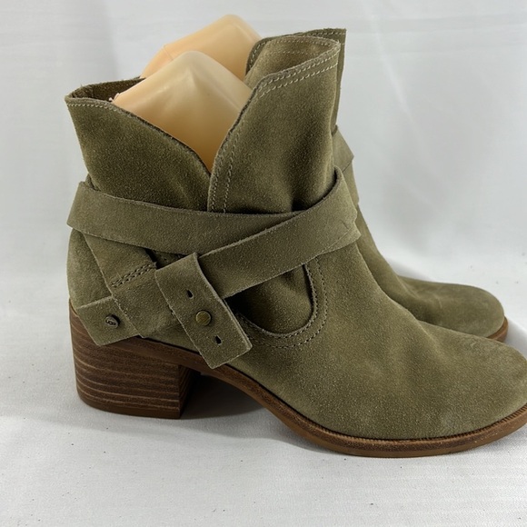 UGG Elora Nubuck Ankle Boots - Picture 6 of 12